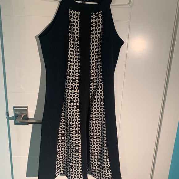 Black and White Formal Office Style Dress - Picture 2 of 4